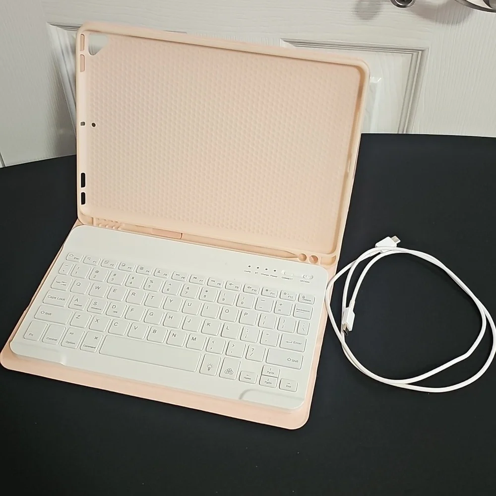 Bluetooth Keyboard with Pink Case for ipad 9th generation
